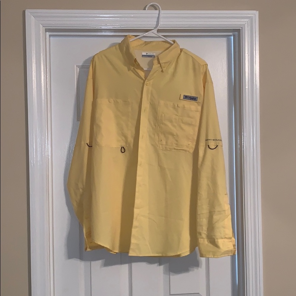 Women’s Columbia button up